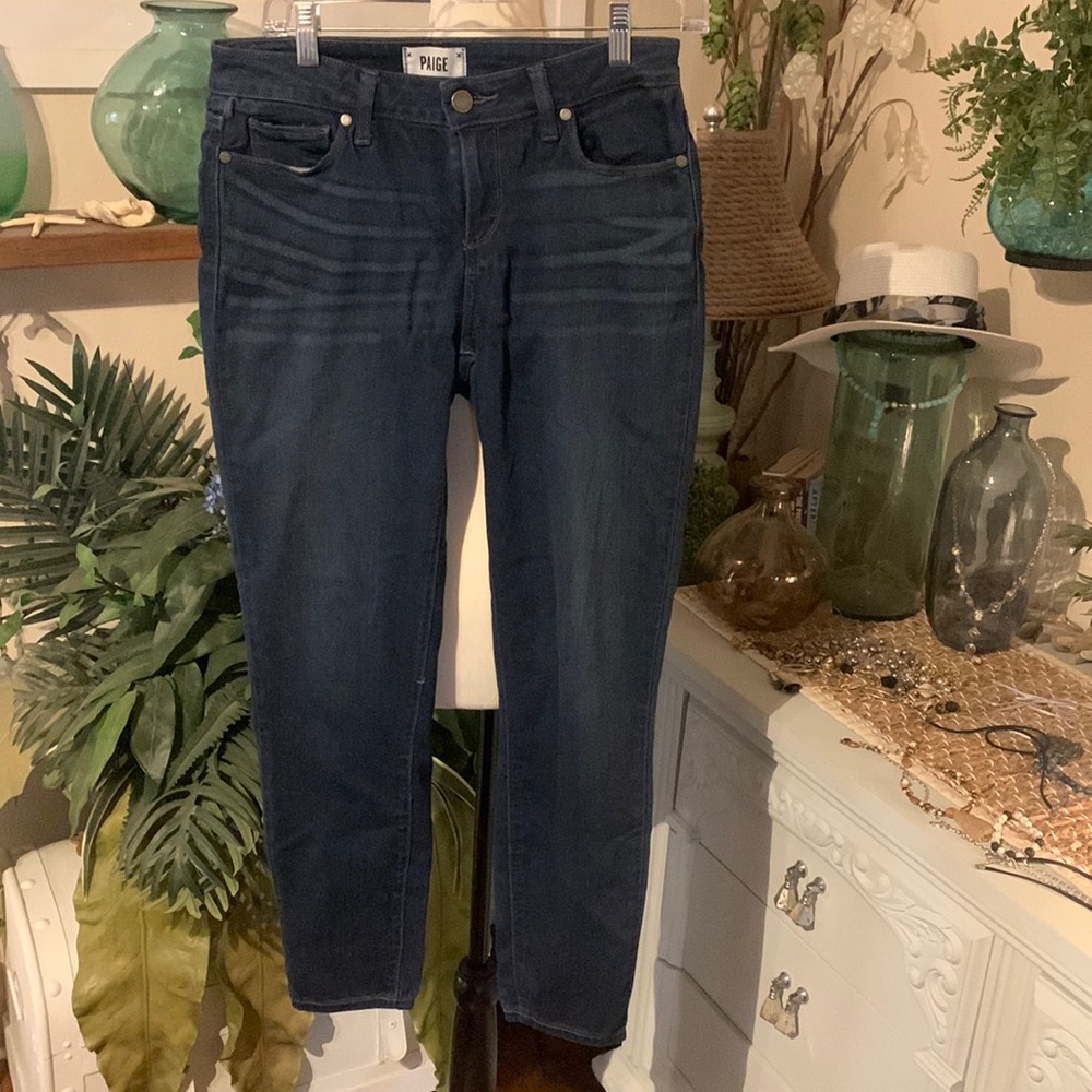 Paige jeans Size 28 waist 15” Rise 8 inseam 26”